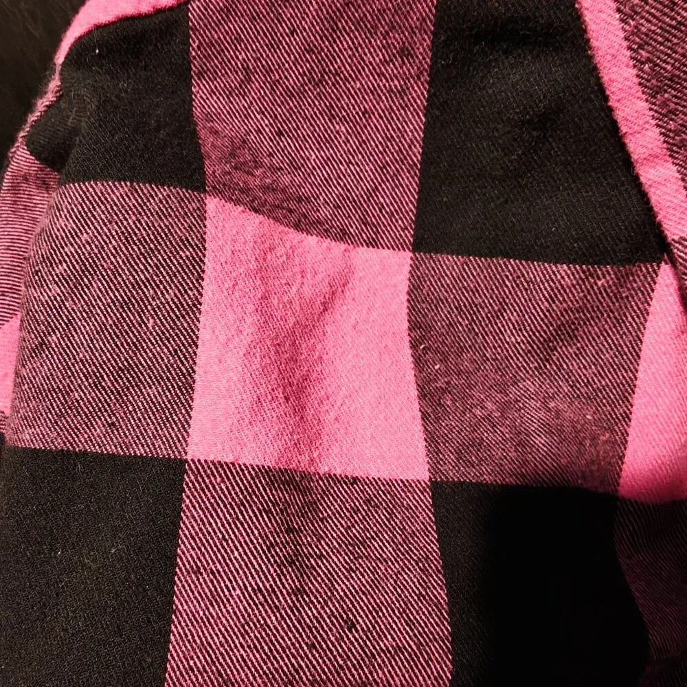 Flannel Bunker - Hitman Large - Breast Cancer Awareness - Picture 2 of 4
